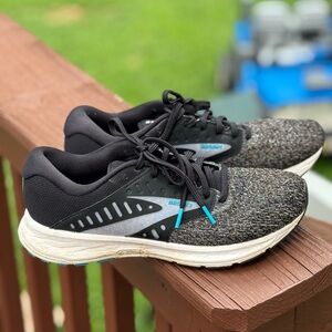 Size 8.5 Women’s - Brooks Range 2 Black Tennis Shoe